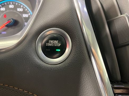 Used 2020 Chevrolet Traverse Premier image 34