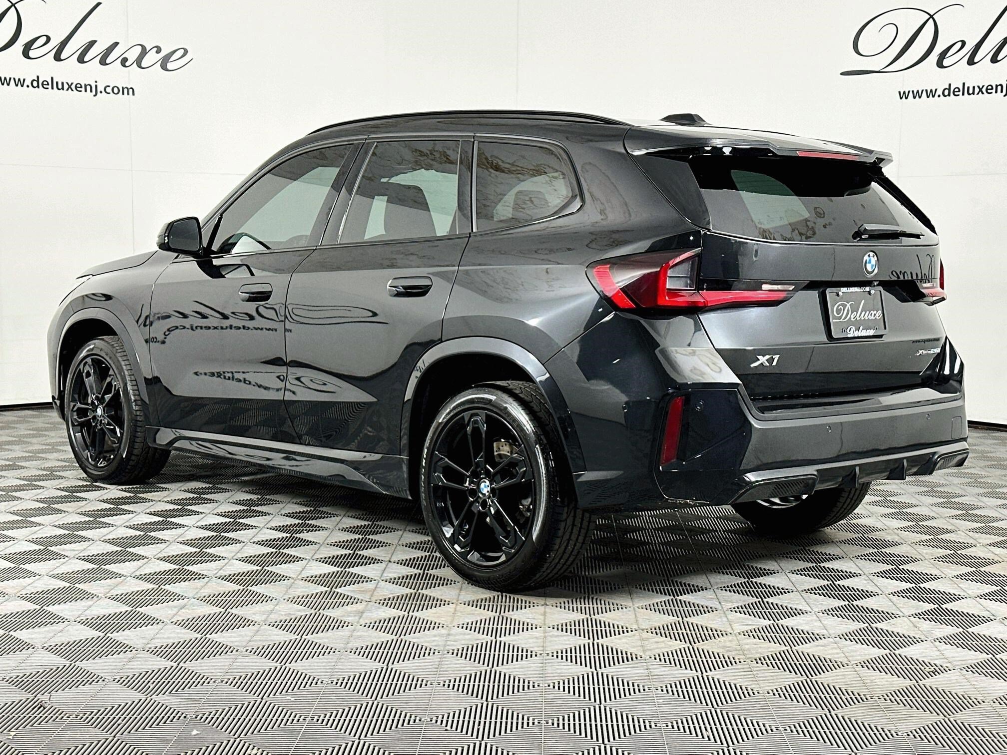 Used 2023 BMW X1 xDrive28i w/ Premium Package AWD/4WD image 4