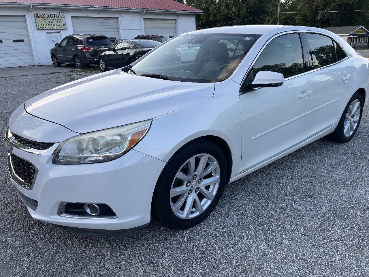 Used 2015 Chevrolet Malibu LT w/ Leather Package FWD image 3