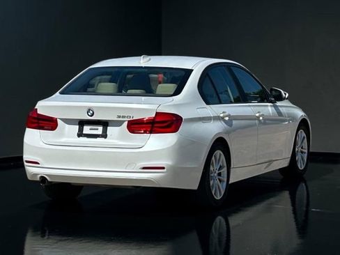 Used 2018 BMW 320i Sedan RWD image 6