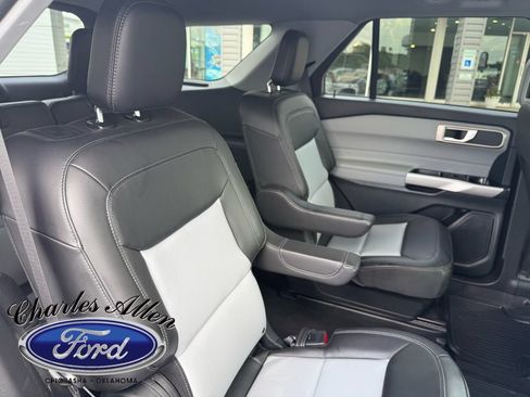 Used 2023 Ford Explorer XLT w/ Equipment Group 202A AWD/4WD image 16
