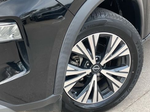 Used 2023 Nissan Rogue SV image 9