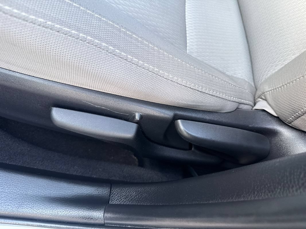 Used 2016 Toyota Corolla LE FWD image 16