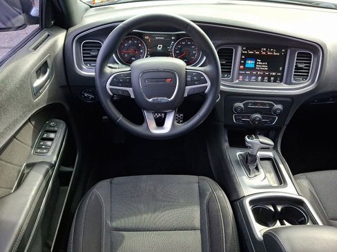 Used 2016 Dodge Charger SXT image 11