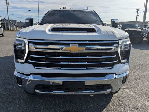 Used 2024 Chevrolet Silverado 2500 LTZ w/ LTZ Convenience Package AWD/4WD image 9