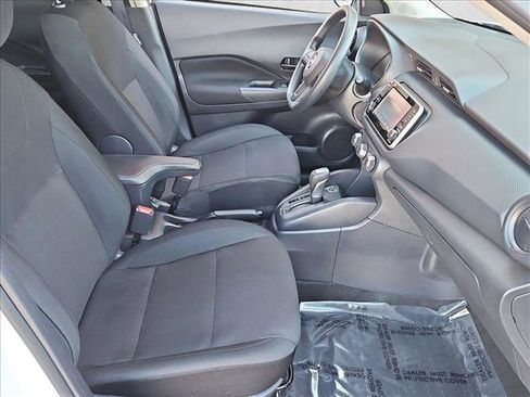 Used 2024 Nissan Kicks S image 22