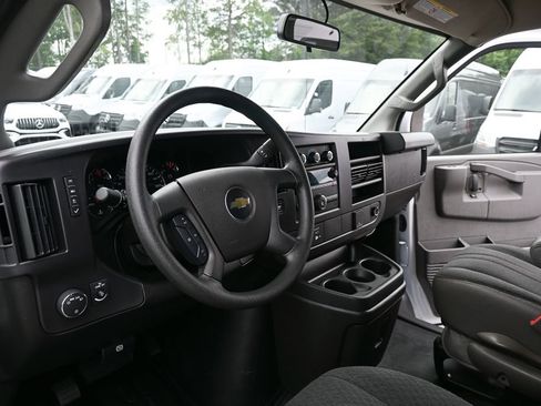 Used 2025 Chevrolet Express 2500 w/ Driver Convenience Package RWD image 6