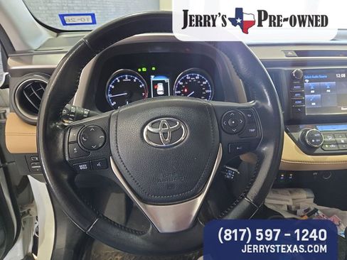Used 2018 Toyota RAV4 Limited image 15