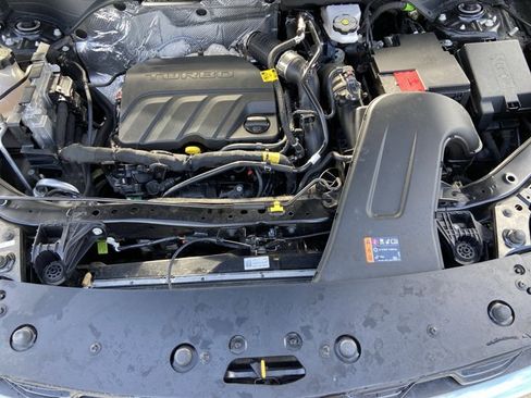 Used 2025 Chevrolet Trax LT w/ LT Convenience Package FWD image 27