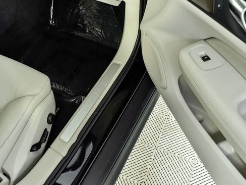 Certified 2024 Volvo V60 B5 Cross Country Plus image 27