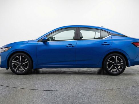 Used 2025 Nissan Sentra SV image 4