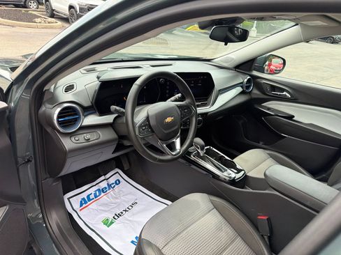 Used 2025 Chevrolet Trax LT w/ Driver Confidence Package FWD image 10