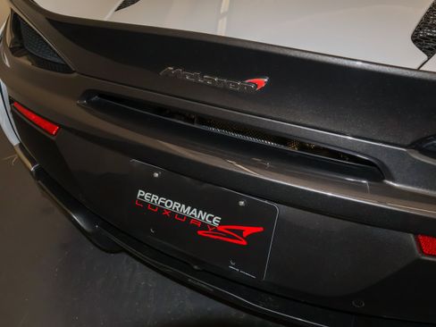 Used 2018 McLaren 570S RWD image 22