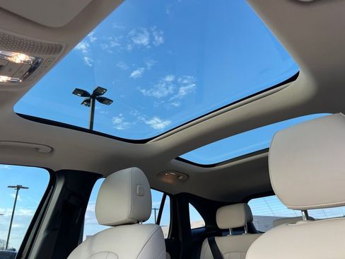 Used 2023 Mercedes-Benz GLA 250 4MATIC image 19