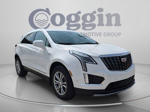 Used 2023 Cadillac XT5 Premium Luxury w/ Technology Package FWD image 4