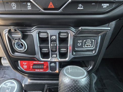 Used 2021 Jeep Gladiator Mojave w/ LED Lighting Group AWD/4WD image 15