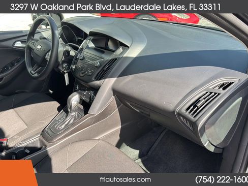 Used 2018 Ford Focus SE image 44