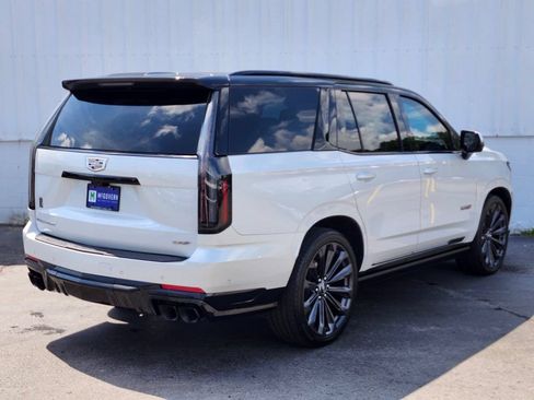 Used 2025 Cadillac Escalade V AWD/4WD image 5