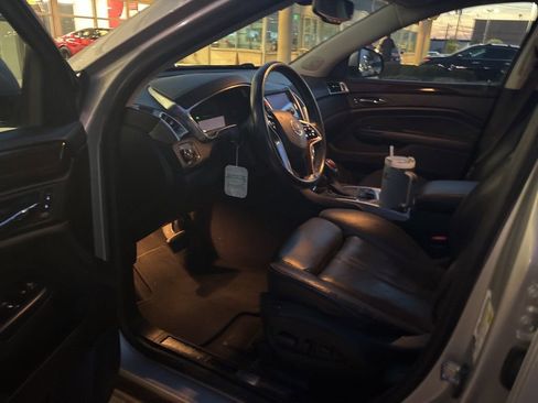 Used 2016 Cadillac SRX Performance image 2