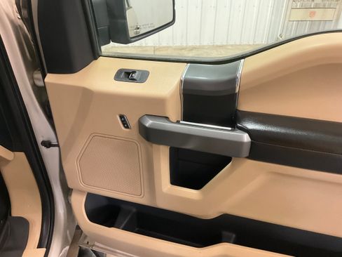 Used 2017 Ford F150 XLT w/ Equipment Group 302A Luxury AWD/4WD image 27