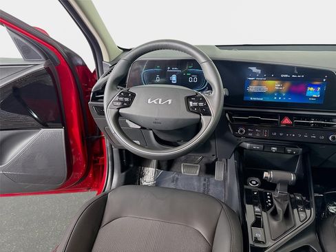 Certified 2025 Kia Niro EX FWD image 23