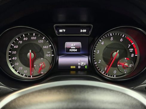 Used 2014 Mercedes-Benz CLA 250 image 36