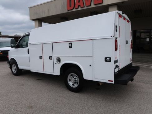 Used 2020 Chevrolet Express 3500 w/ Power Convenience Package RWD image 6