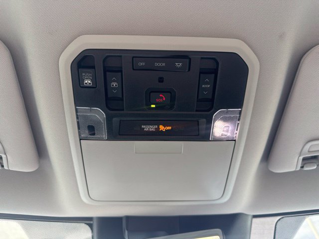 Used 2024 Toyota Tundra Limited AWD/4WD image 26