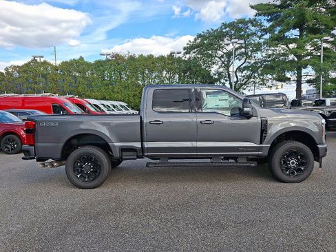 New 2026 Ford F250 Lariat w/ Black Appearance Package image 8