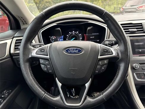 Used 2016 Ford Fusion SE w/ Equipment Group 202A image 13