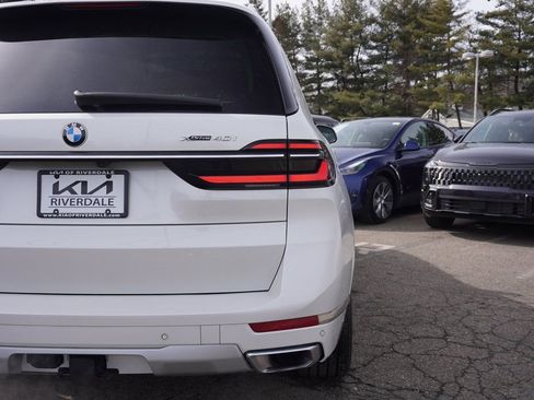 Used 2023 BMW X7 xDrive40i w/ Premium Package image 18