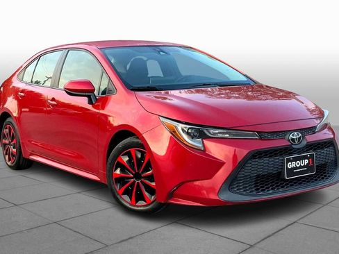 Used 2020 Toyota Corolla LE FWD image 3