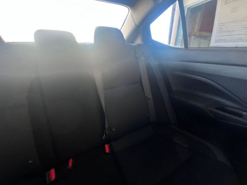 Used 2025 Nissan Versa SV FWD image 37