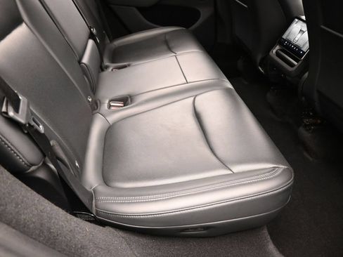 Used 2026 Tesla Model Y 2WD image 31