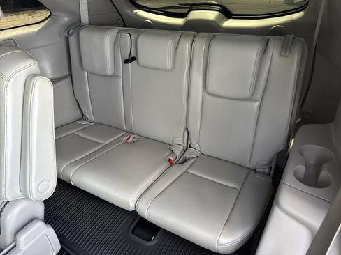Used 2016 Toyota Highlander Limited FWD image 12