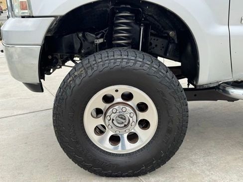 Used 2005 Ford F350 XLT image 9