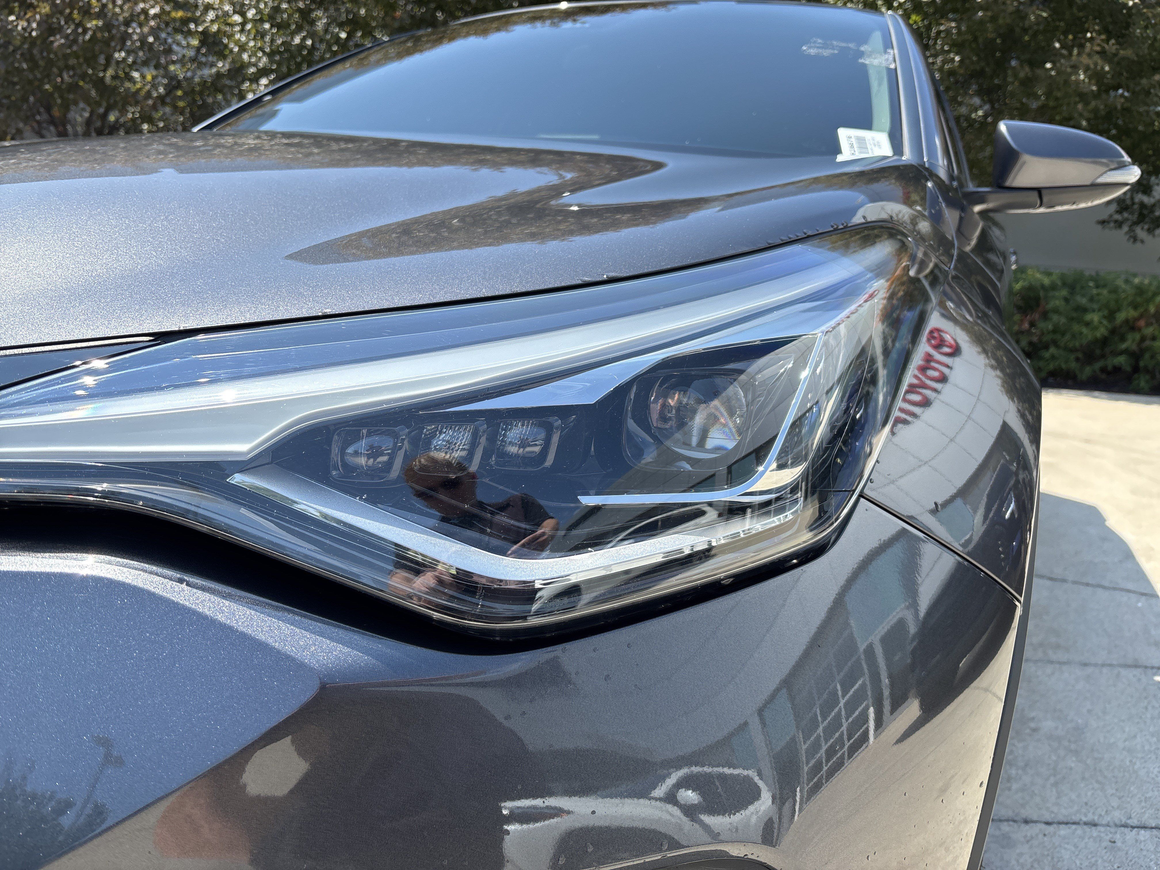 Used 2021 Toyota C-HR Limited FWD image 11