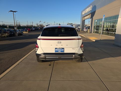 Used 2024 Hyundai Kona Limited image 4