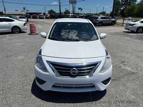 Used 2018 Nissan Versa S Plus FWD image 2