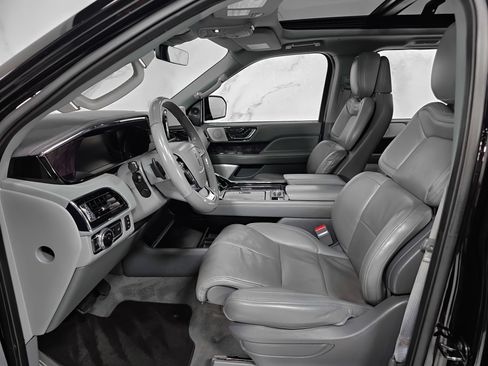 Used 2021 Lincoln Navigator L Reserve w/ Luxury Package AWD/4WD image 25
