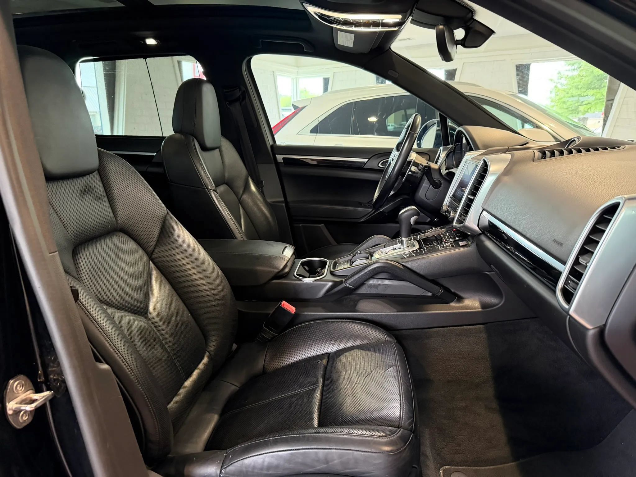 Used 2017 Porsche Cayenne S AWD/4WD image 27