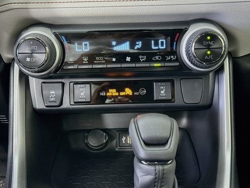 Certified 2025 Toyota RAV4 XLE w/ Convenience Package AWD/4WD image 15
