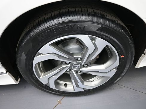 Certified 2018 Honda Accord EX-L image 15