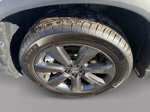 Used 2025 Honda Pilot Sport image 9