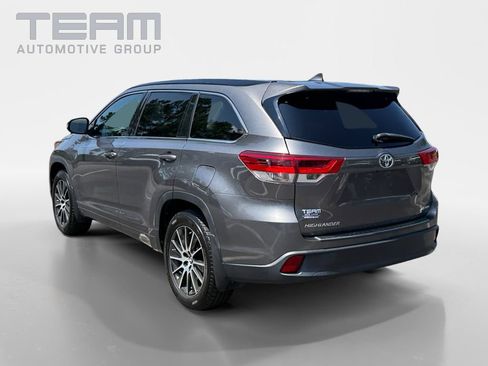 Used 2018 Toyota Highlander SE AWD/4WD image 5