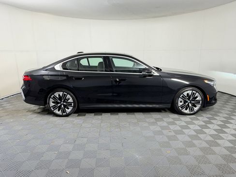 Used 2025 BMW 530i image 8