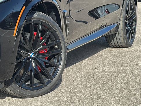 New 2026 BMW X5 xDrive40i w/ M Sport Package image 3