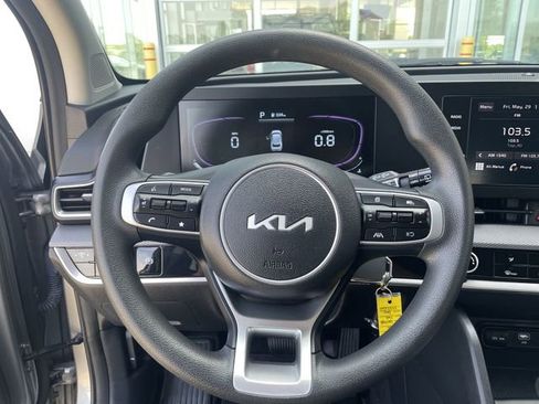 Used 2025 Kia Sportage LX FWD image 19