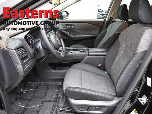 Used 2023 Nissan Rogue SV AWD/4WD image 13