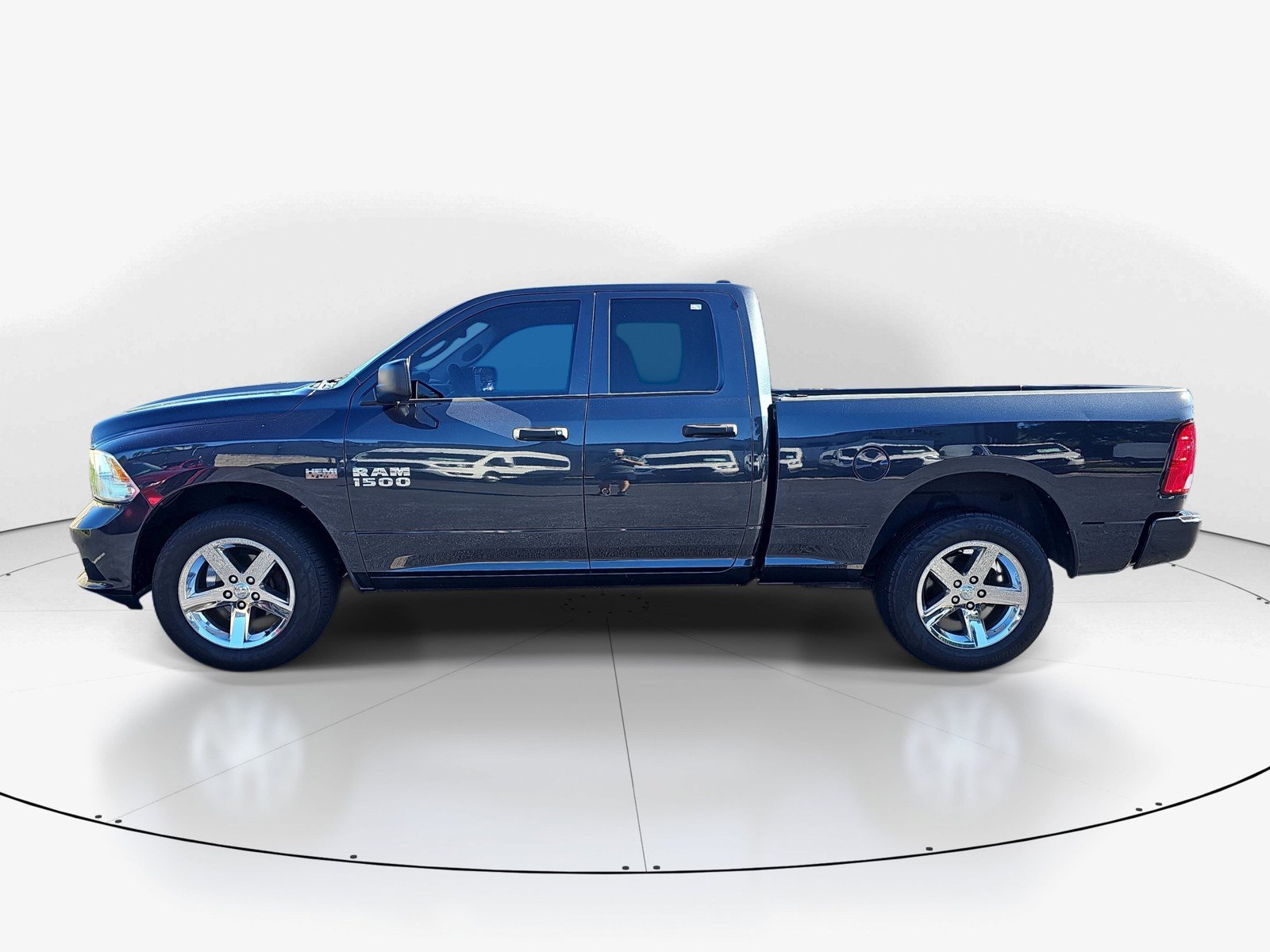 Used 2018 RAM 1500 Express w/ Express Value Package AWD/4WD image 6